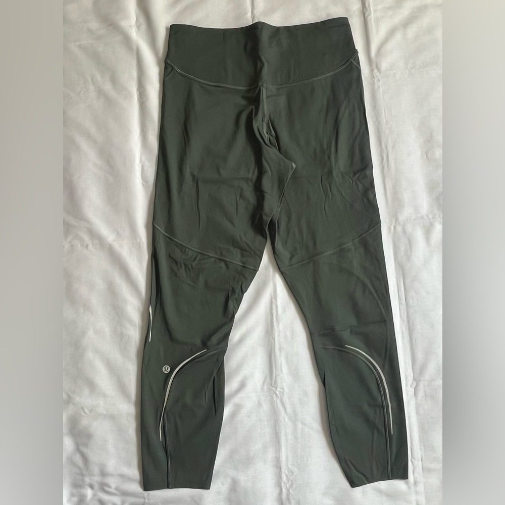 Lululemon. Size 10. Base Pace.